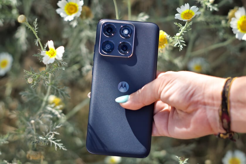 Motorola Edge 70 Fusion, análisis: meter 7.000 mAh en un móvil tan fino parecía magia. El truco está bajo el capó